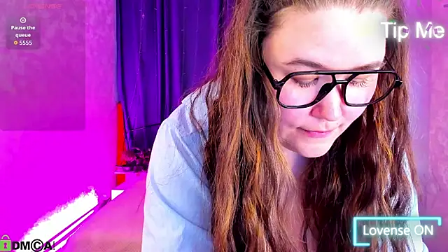 Tara Torres online show from 5, 11, 2025