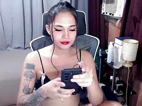 Sassy-Margaux online show from 30, 10, 2025