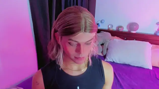 Flora Minx online show from 20, 12, 2025