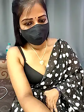 Misss-julli online show from 4, 10, 2025