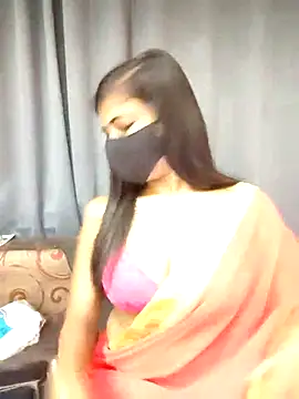 Snapshot of Misss-julli chatting on 8, 3, 2026 Misss-julli online show from 8, 3, 2026