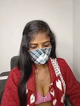 Snapshot of Misss-julli chatting on 25, 7, 2026 Misss-julli online show from 25, 7, 2026