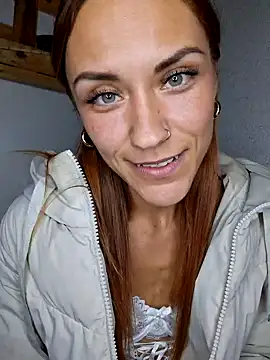 SlimBellaa online show from 30, 9, 2025