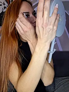 SlimBellaa online show from 8, 11, 2025