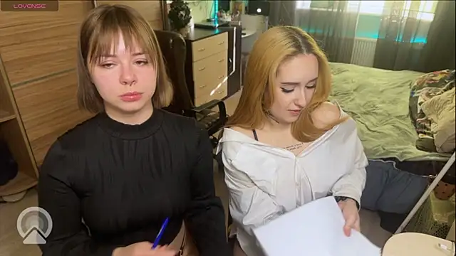 xxx sandra  online show from 25, 3, 2026