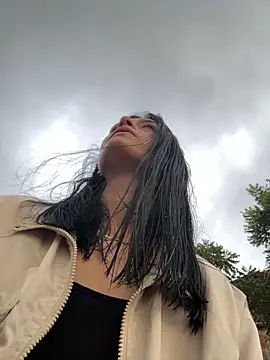 LiaCollings online show from 4, 11, 2025