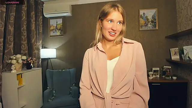 Snapshot of EdinaBiers chatting on 2, 10, 2025 EdinaBiers online show from 2, 10, 2025