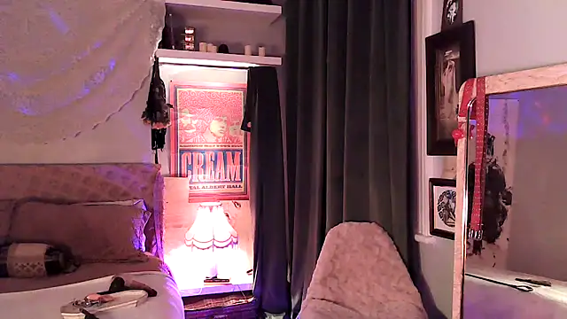 Snapshot of Sirenlucy chatting on 14, 11, 2025 Sirenlucy online show from 14, 11, 2025