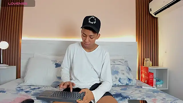 Brunette  boy online show from 14, 9, 2025