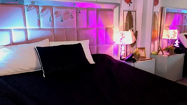 AlanaOdison online show from 17, 4, 2026