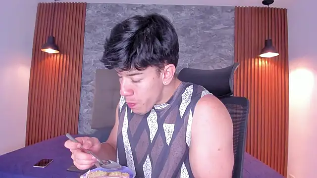 MaxCooper1 online show from 6, 10, 2025