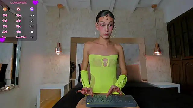 Snapshot of Layla_Mackenzie chatting on 18, 2, 2026 Layla Mackenzie online show from 18, 2, 2026