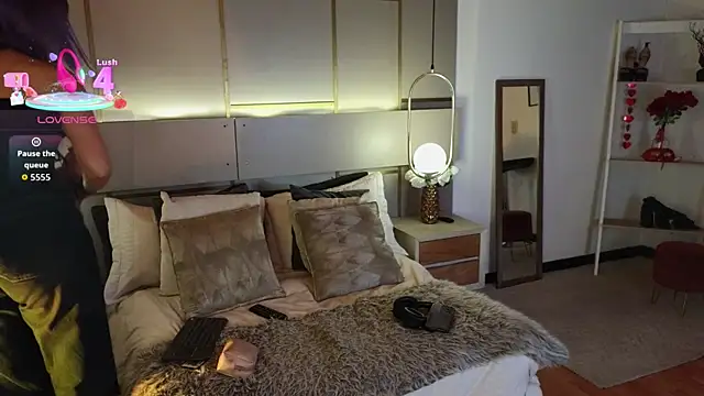 Lina Montclair online show from 31, 3, 2026