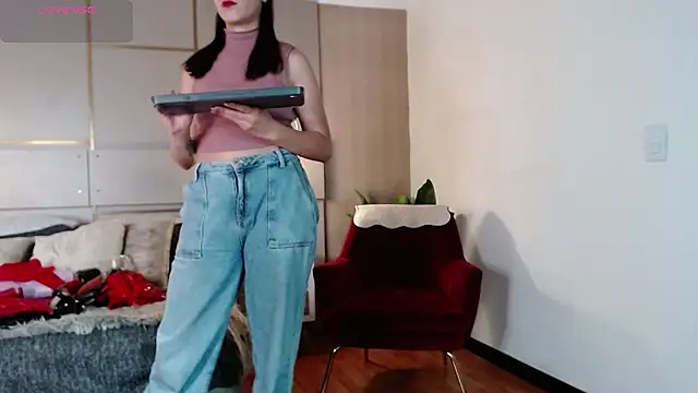 Lina Montclair online show from 23, 9, 2025