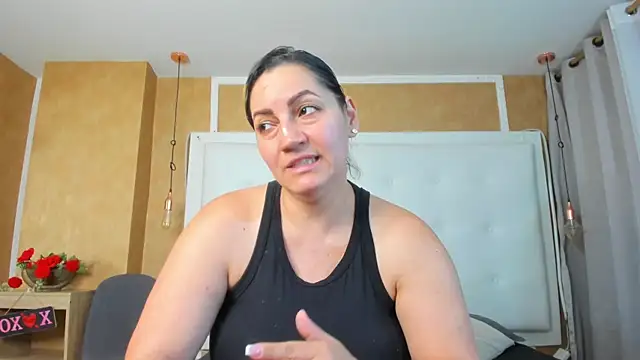 Snapshot of Heidy_milf chatting on 21, 7, 2026 Heidy milf online show from 21, 7, 2026