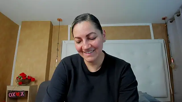 Snapshot of Heidy_milf chatting on 19, 6, 2026 Heidy milf online show from 19, 6, 2026