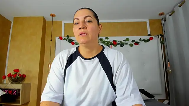 Heidy milf online show from 23, 3, 2026