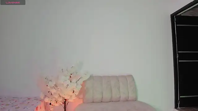 luxurykatty online show from 6, 11, 2025