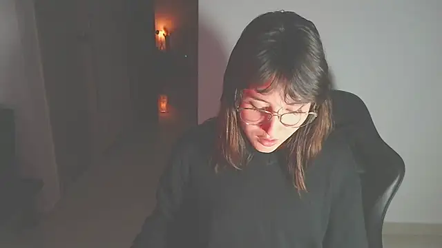 Yulienneg online show from 16, 4, 2026