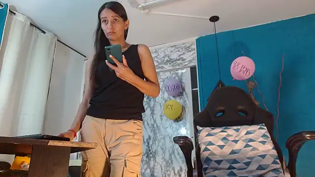 hanna mooreee online show from 17, 4, 2026