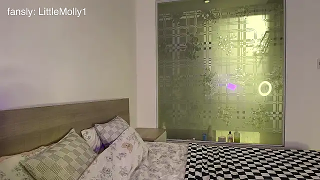 littlemolly11 online show from 2, 10, 2025
