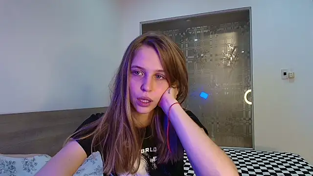 littlemolly11 online show from 26, 9, 2025