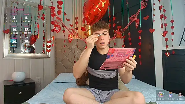 TaylerWhite online show from 25, 9, 2025