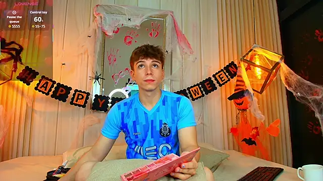 TaylerWhite online show from 27, 10, 2025