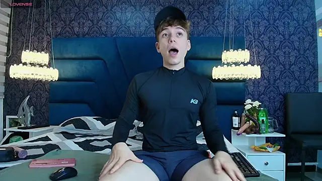 TaylerWhite online show from 19, 12, 2025