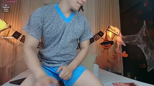 TaylerWhite online show from 18, 10, 2025