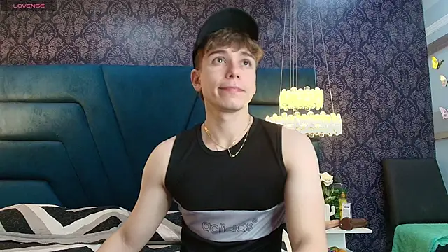 TaylerWhite online show from 20, 12, 2025