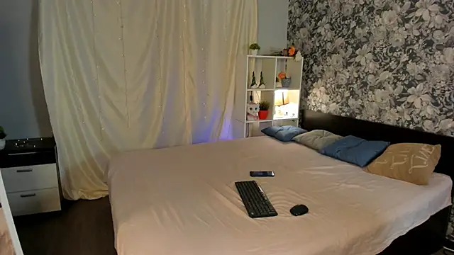 Snapshot of Laila_Blarr chatting on 7, 11, 2025 Laila Blarr online show from 7, 11, 2025