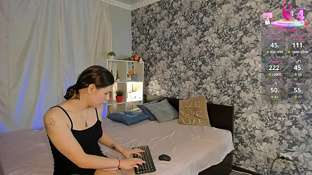 Snapshot of Laila_Blarr chatting on 22, 10, 2025 Laila Blarr online show from 22, 10, 2025