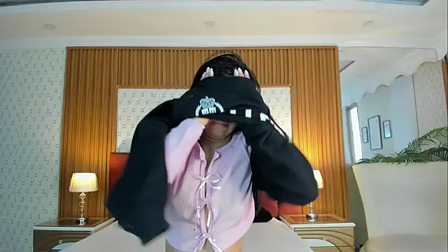 Sophie Calloway online show from 9, 10, 2025