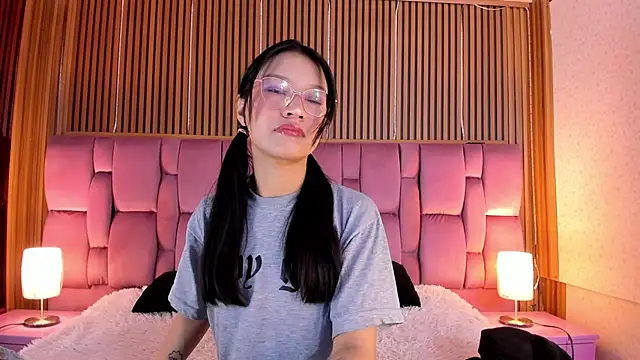 Sophie Calloway online show from 9, 9, 2025