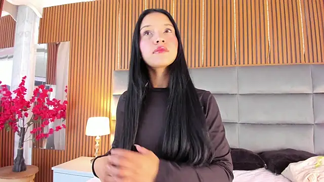 Sophie Calloway online show from 7, 4, 2026