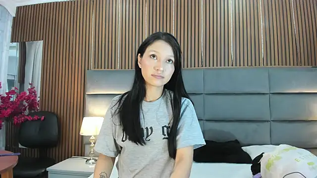 Sophie Calloway online show from 26, 9, 2025