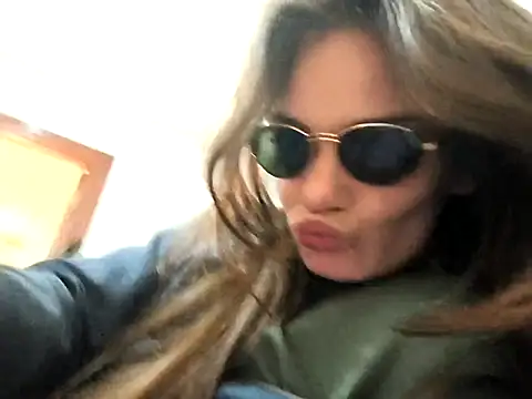 Snapshot of Junani2231 chatting on 20, 12, 2025 Junani2231 online show from 20, 12, 2025