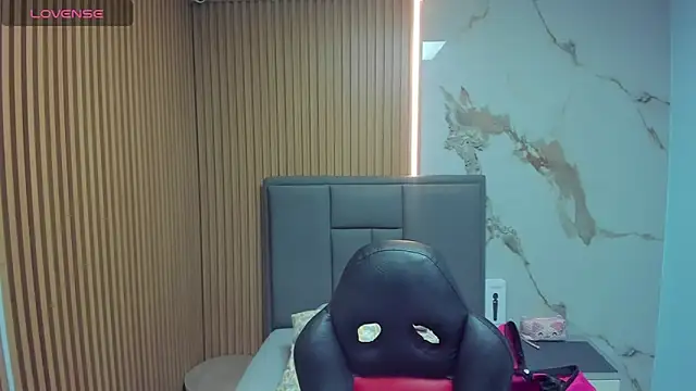 Isisleroy1 online show from 4, 3, 2026