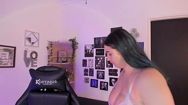 Snapshot of Lana_Herondale chatting on 6, 11, 2025 Lana Herondale online show from 6, 11, 2025