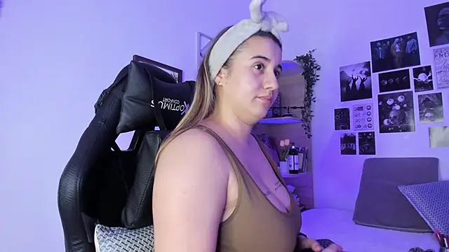 Snapshot of Lana_Herondale chatting on 11, 10, 2025 Lana Herondale online show from 11, 10, 2025