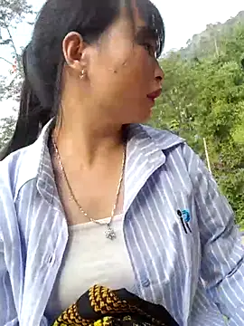 Snapshot of Sunyinn chatting on 30, 10, 2025 Sunyinn online show from 30, 10, 2025