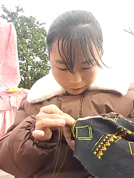 Snapshot of Sunyinn chatting on 23, 12, 2025 Sunyinn online show from 23, 12, 2025