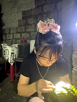 Snapshot of Sunyinn chatting on 8, 11, 2025 Sunyinn online show from 8, 11, 2025