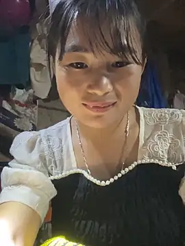 Snapshot of Sunyinn chatting on 30, 10, 2025 Sunyinn online show from 30, 10, 2025