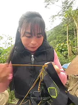 Snapshot of Sunyinn chatting on 14, 12, 2025 Sunyinn online show from 14, 12, 2025