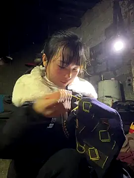 Snapshot of Sunyinn chatting on 16, 12, 2025 Sunyinn online show from 16, 12, 2025