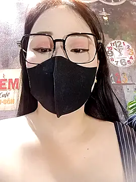 Bonnie-2k online show from 12, 10, 2025