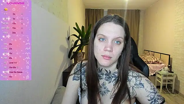 Snapshot of Luna_Ver chatting on 3, 12, 2025 Luna Ver online show from 3, 12, 2025