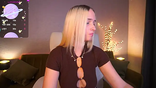 LilElfie online show from 12, 9, 2025